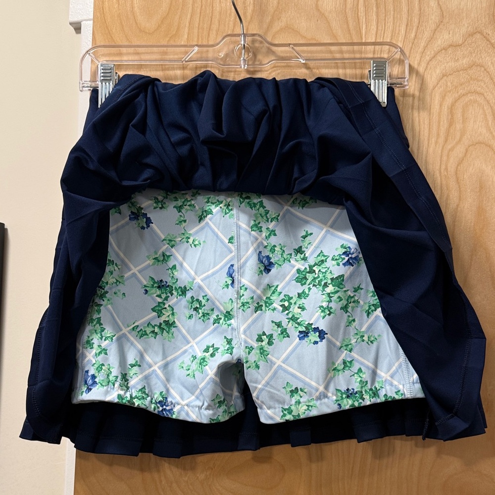 NWOT TUCKERNUCK NAVY BLUE PLEATED SKORT, SIZE XS - Picture 3 of 6